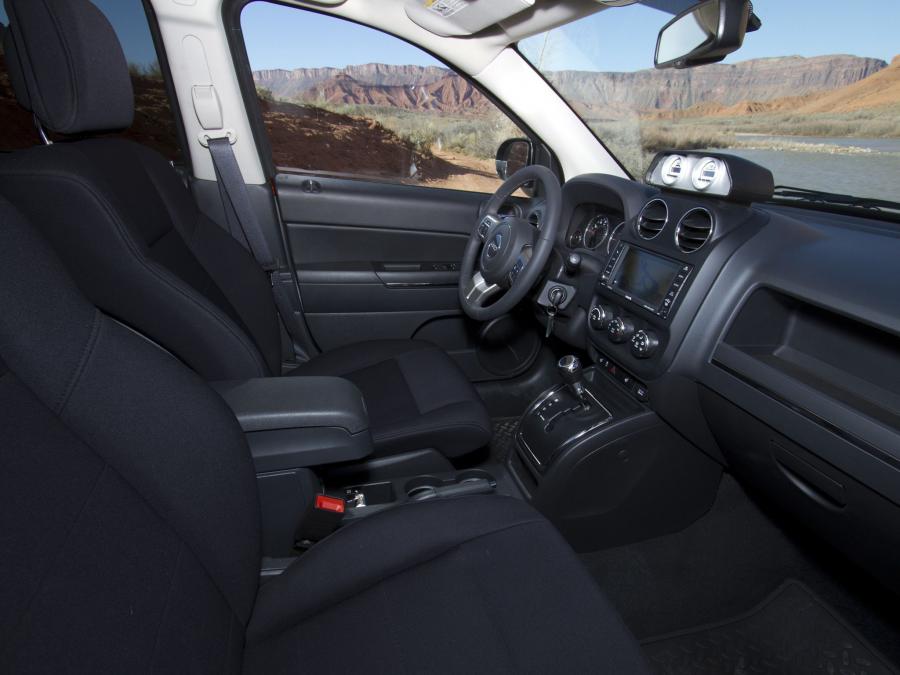  Jeep Grand Cherokee Trailhawk Concept 2012 года  (фото 4 из 25)